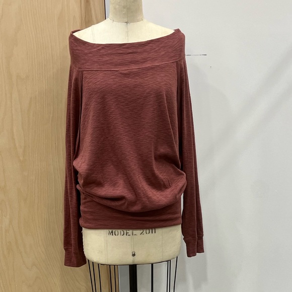 Top - Picture 2 of 3